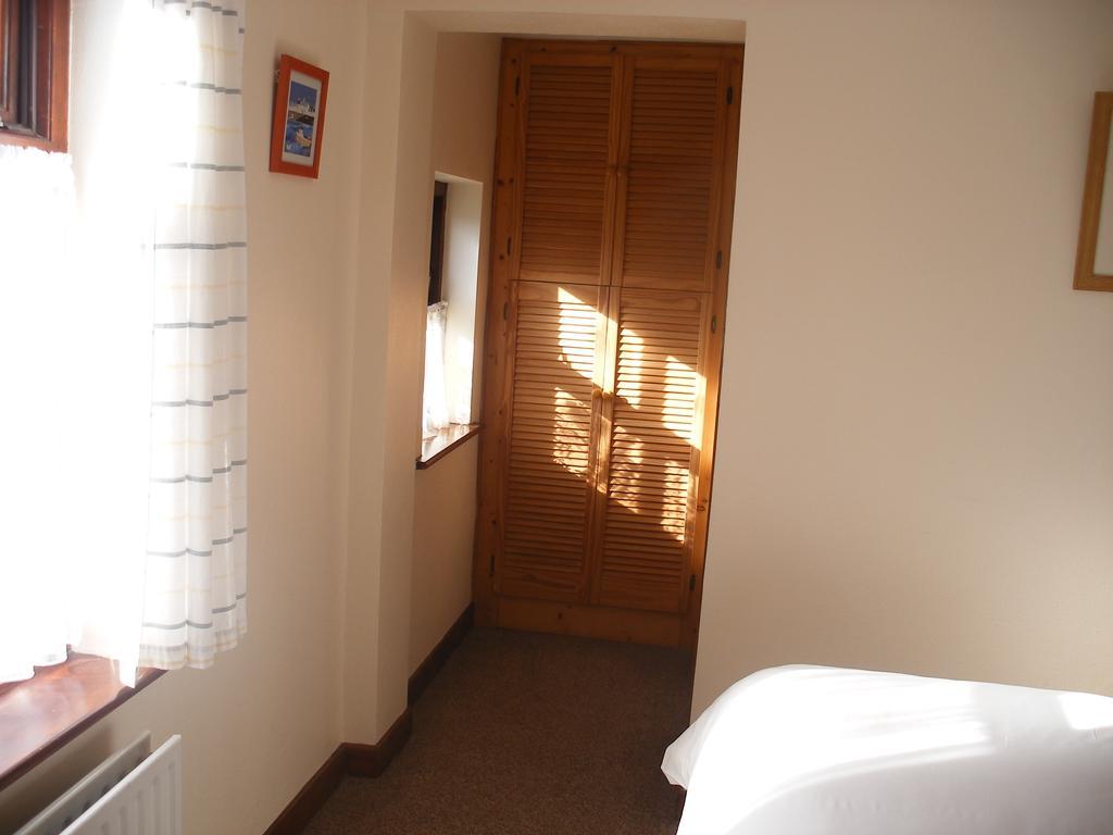 Doolin Cottage Accommodation Room photo